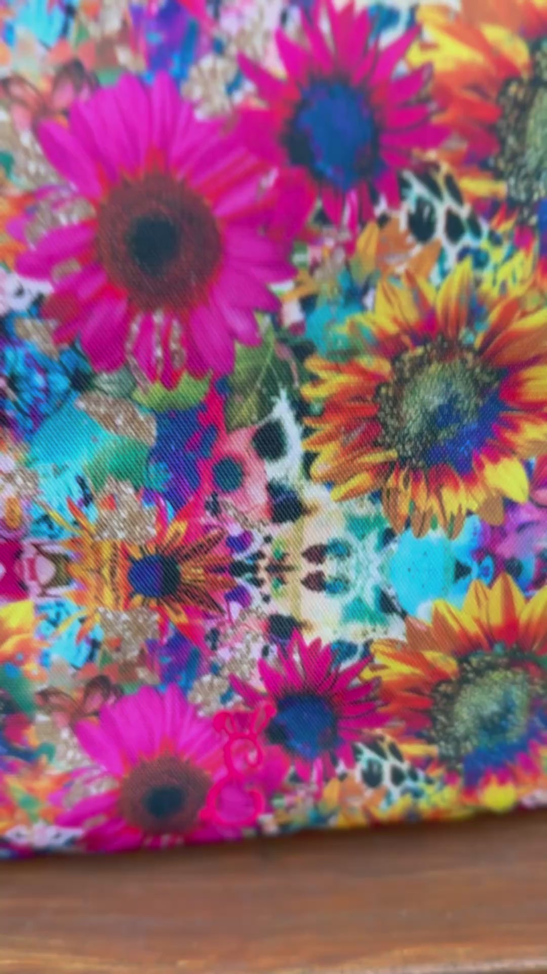 Summer burst venture tote video